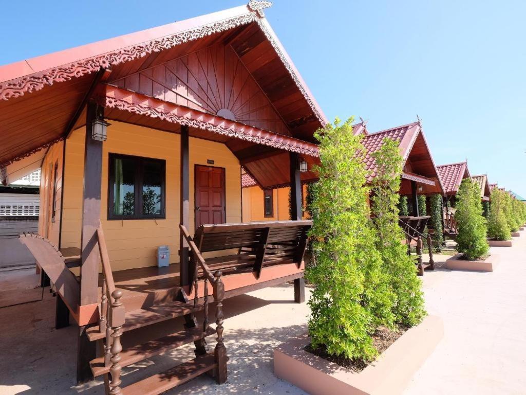 Prakaithong Hotel Amphoe Sawang Daen Din Exterior foto