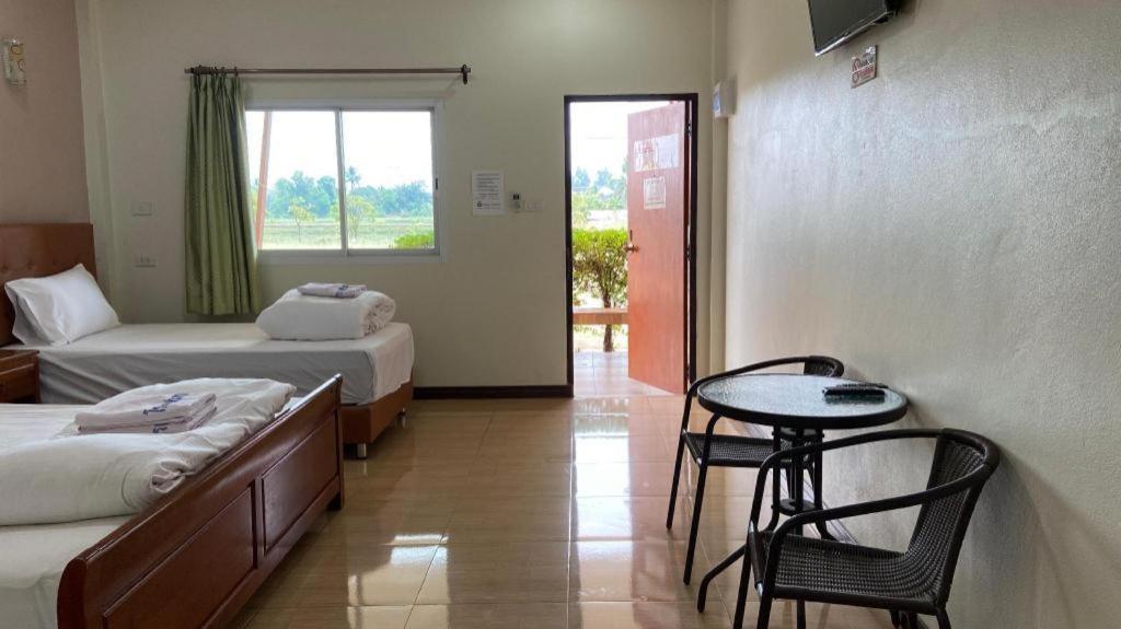 Prakaithong Hotel Amphoe Sawang Daen Din Exterior foto