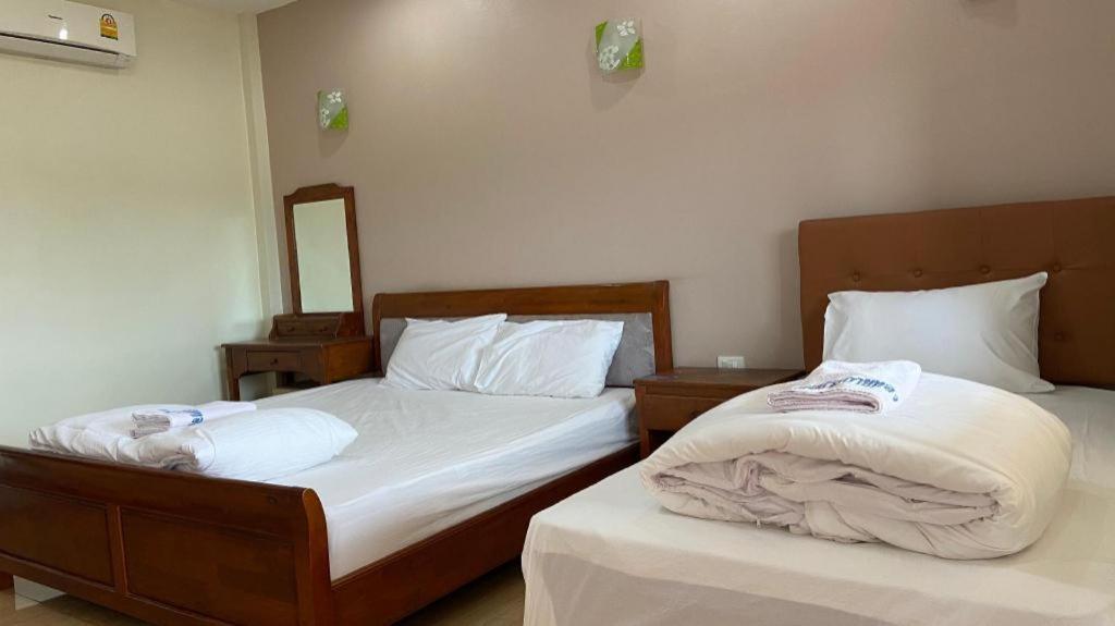 Prakaithong Hotel Amphoe Sawang Daen Din Exterior foto