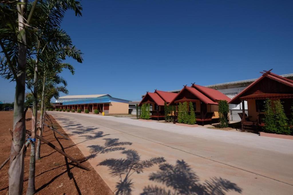 Prakaithong Hotel Amphoe Sawang Daen Din Exterior foto