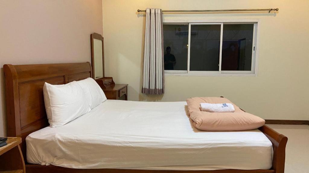 Prakaithong Hotel Amphoe Sawang Daen Din Exterior foto
