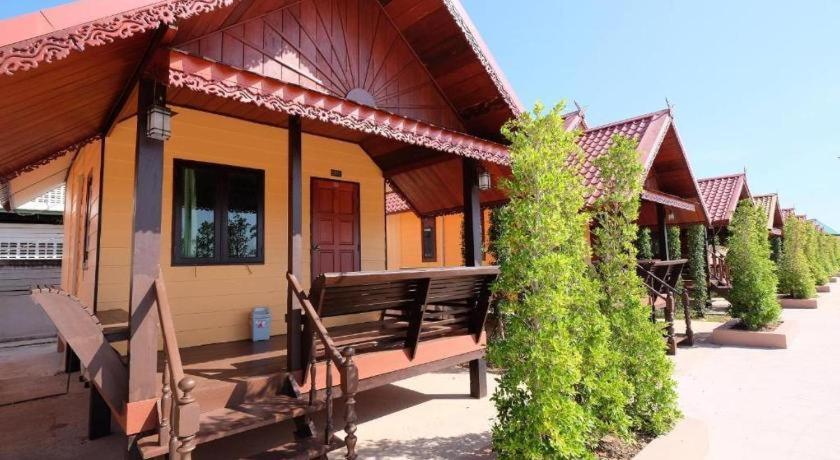 Prakaithong Hotel Amphoe Sawang Daen Din Exterior foto